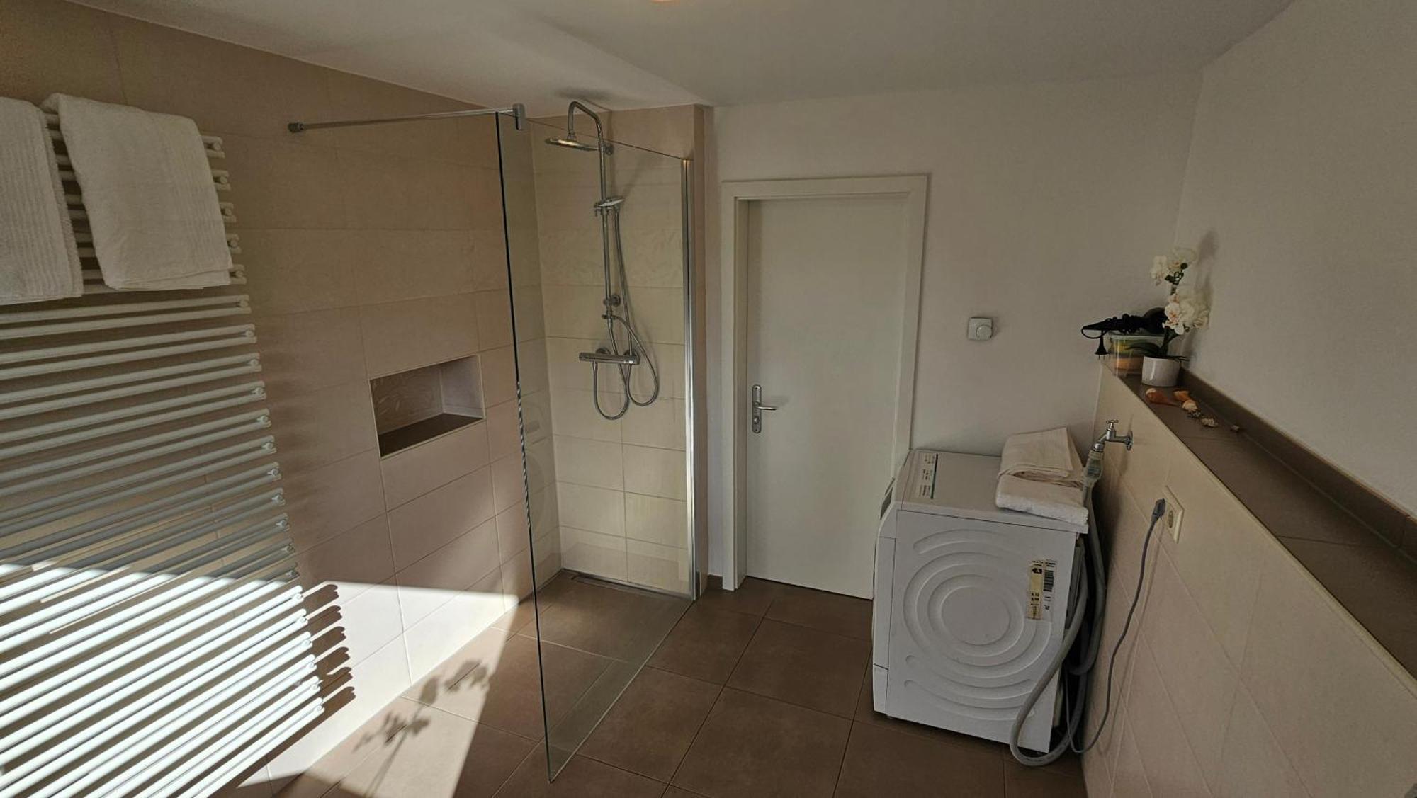 Sehr Schoenes Und Grosses Haus In Dresden - Partys Und Andere Feierlichkeiten Sind Wegen Eventueller Laermbelaestigung Nicht Gestattet Eksteriør billede